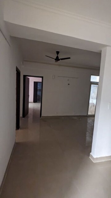 Room in 2 BHK Apartment at Gaur 14th Avenue High Street, Sector 16c Greater Noida – for Sale