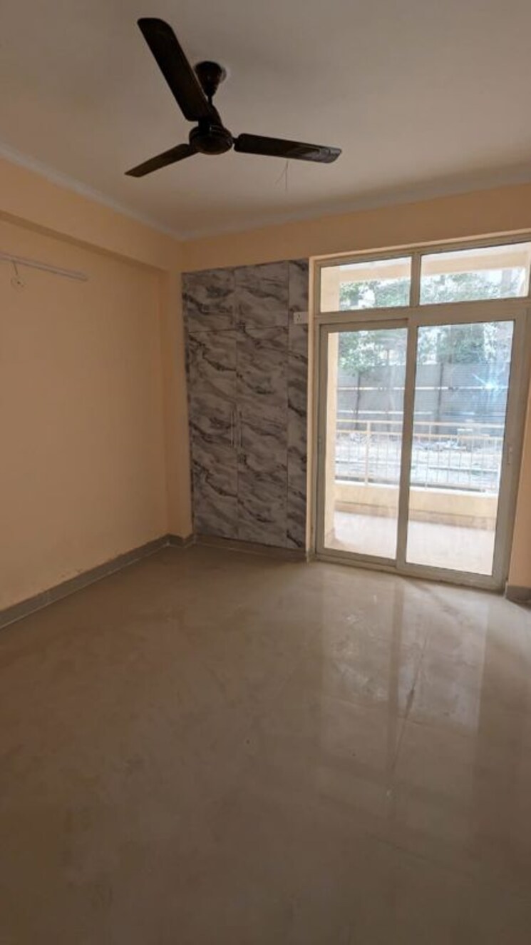 Room, gaur-14th-avenue-high-street 2 Bedroom 955 Sq.Ft. Apartment In Sector 16c Greater Noida Greater Noida 9811774