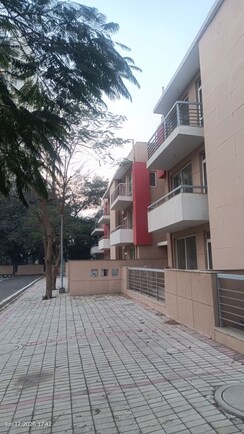 3 BHK Builder Floor For Sale in Unitech Nirvana Country Cedar Crest