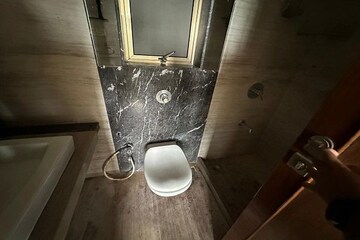 Furnished Amenities in 2 BHK Apartment at Kalpataru Aura, Ghatkopar West – for Rent