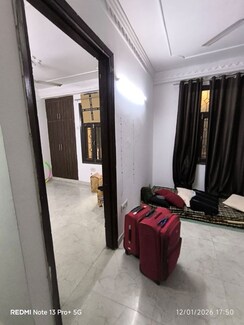2 BHK Builder Floor For Rent in Saket