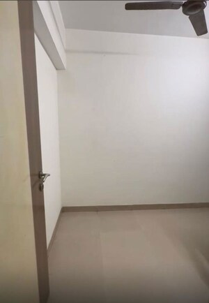 Room in 2.5 BHK Apartment at Trikuta Tower, Powai – for Sale