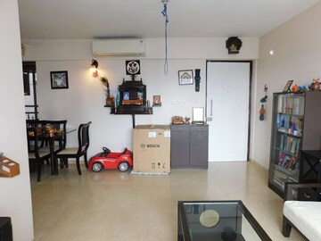 Team Area in 2 BHK Apartment at Kalpataru Aura, Ghatkopar West – for Rent