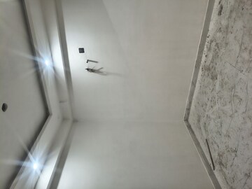 Building Lobby in 3 BHK Builder Floor at Green Home, Sector 73 – for Rent