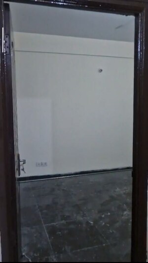 Room in 2.5 BHK Apartment at Wave Aranyam Valley, Sector 2 Wave City – for Rent