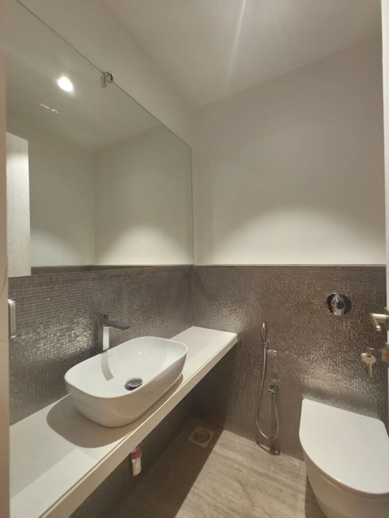 Bathroom, chembur 4 Bedroom 3250 Sq.Ft. Apartment In Chembur Mumbai 9811760