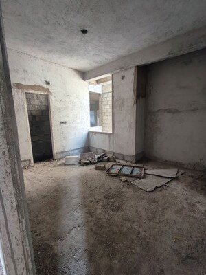 Room in 3 BHK Apartment at Tupudana – for Sale