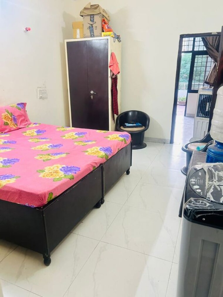 Bedroom, rwa-apartments-sector-52 1.5 Bedroom 750 Sq.Ft. Builder Floor In Sector 52 Noida 9811879