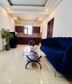 1 BHK Builder Floor For Rent in Sector 15
