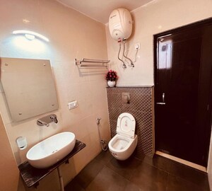 Bathroom in 1 BHK Builder Floor at Sector 15 – for Rent