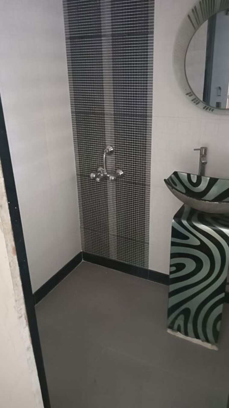 Bathroom, malad west 2 Bedroom 680 Sq.Ft. Apartment In Malad West Mumbai 9811905