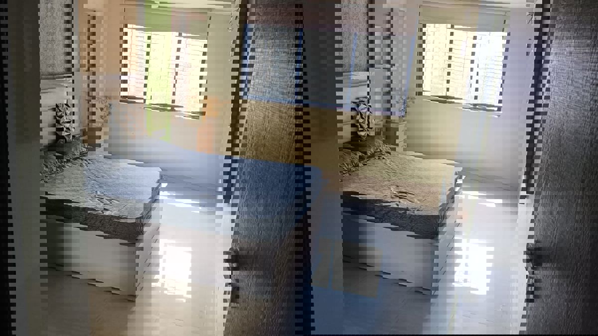 2 BHK + Extra Room Apartment For Rent in Malad West