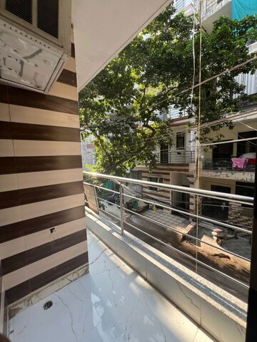 Balcony in 1 BHK Builder Floor at Vipul Square, Sushant Lok I – for Rent