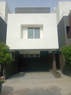 5 BHK Villa – Exterior View View at Assetz Earth And Essence, International Airport Road - for Rent