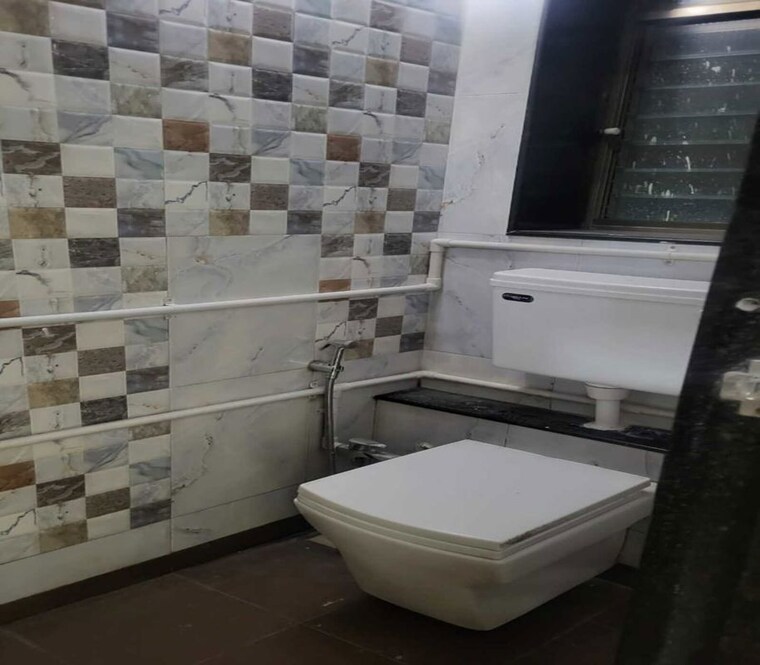 Bathroom, dadar east 2 Bedroom 750 Sq.Ft. Apartment In Dadar East Mumbai 9811947