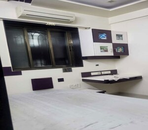 Bedroom in 2 BHK Apartment at Dadar East – for Rent