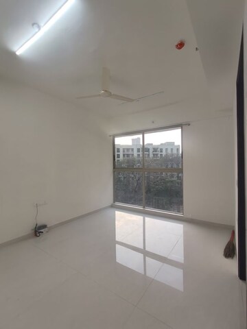 Room in 1 BHK Apartment at Lodha Crown Kolshet, Kolshet Road – for Rent