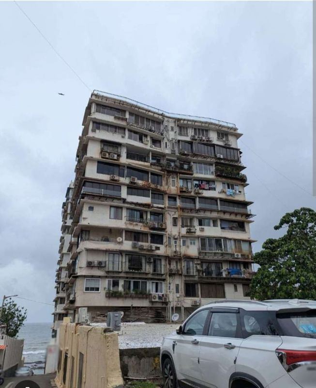 4 BHK + Pooja Room,Servant Room,Study Room,Extra Room,Store Room Apartment For Sale in A1 Apartment