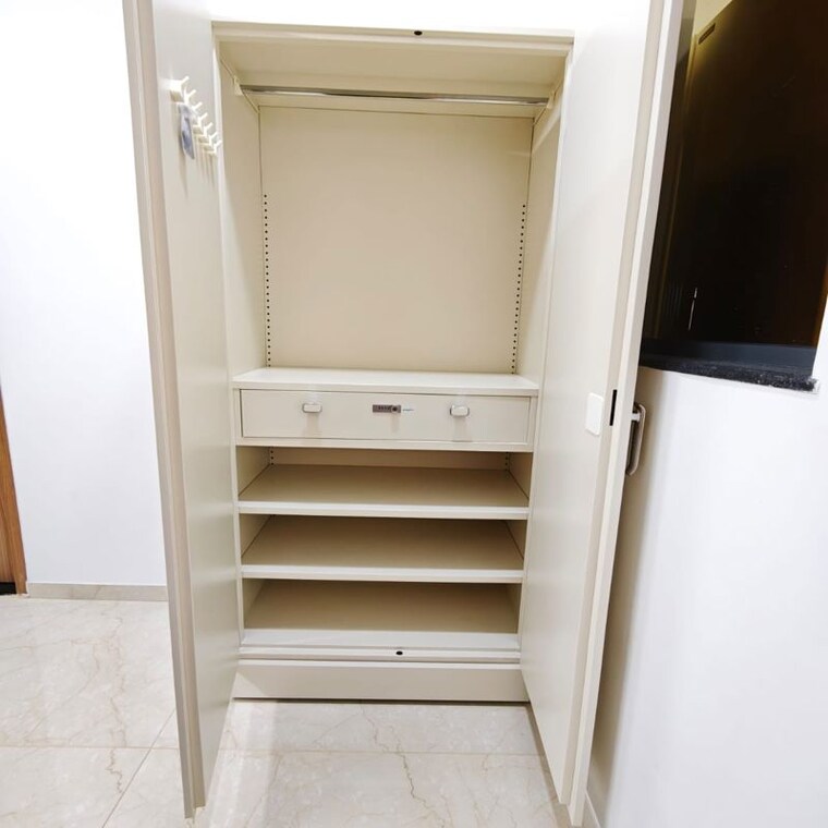 Bathroom, powai 1 Bedroom 460 Sq.Ft. Apartment In Powai Mumbai 9812033