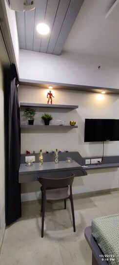 2 BHK Apartment For Sale in Dosti West County