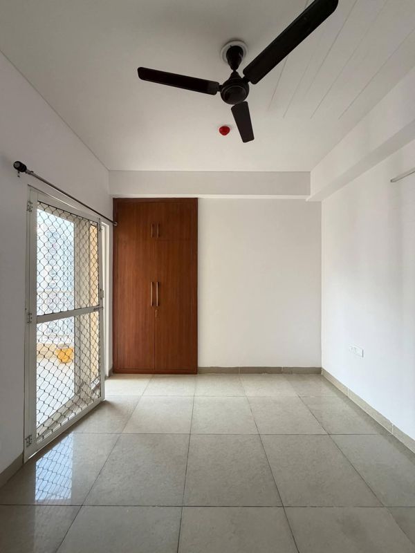 2 BHK 1060 Sq.Ft. Apartment in Ajnara Homes