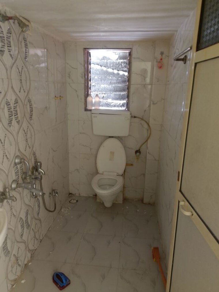 Bathroom, kishor-park 2 Bedroom 785 Sq.Ft. Apartment In Kalwa Thane 9812055