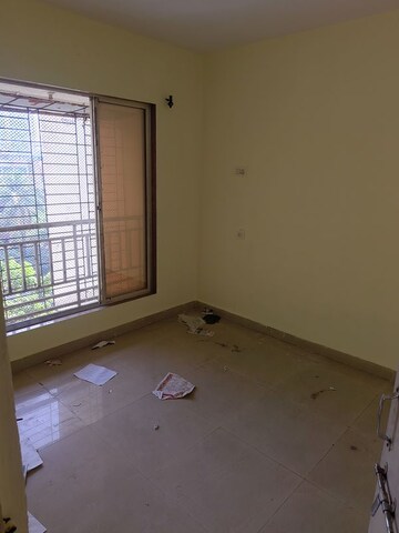 Room in 2 BHK Apartment at Kishor Park, Kalwa – for Rent