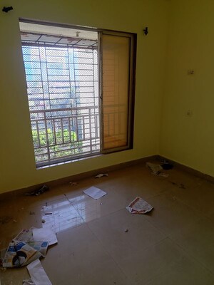 Room in 2 BHK Apartment at Kishor Park, Kalwa – for Rent