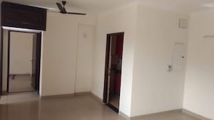 Room in 2 BHK Apartment at Unitech Uniworld Gardens 2, Sector 47 – for Rent