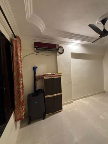 Furnished Amenities in 2 BHK Apartment at Seven Bunglow – for Rent