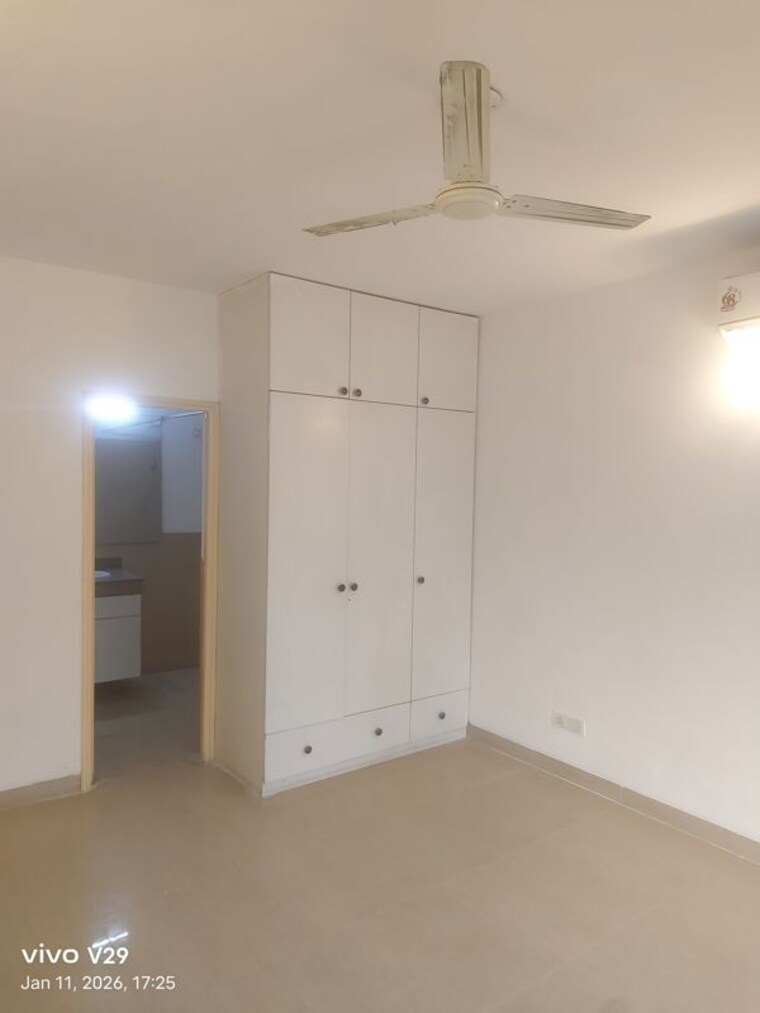 Room, unitech-uniworld-city 3 Bedroom 2400 Sq.Ft. Apartment In Sector 30 Gurgaon 9812080