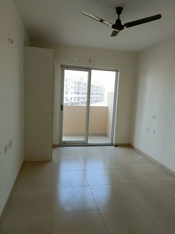 Room in 3 BHK Apartment at Sushma Valencia, International Airport Road – for Rent