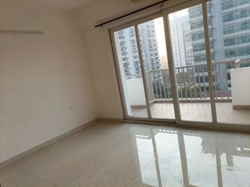 Room in 3 BHK Apartment at Emaar The Palm Drive-Palm Studios, Sector 66 – for Rent