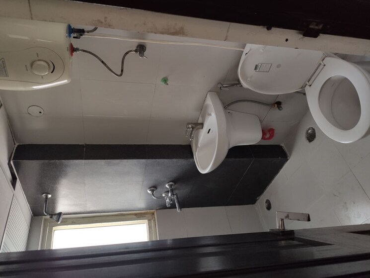 Attached Bathroom, gardenia-golf-city 2.5 Bedroom 1150 Sq.Ft. Apartment In Sector 75 Noida 9110878