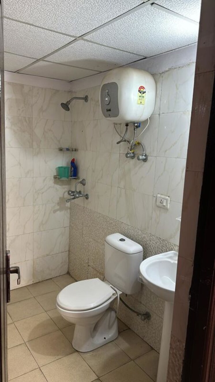 Bathroom, aims-golf-city 2 Bedroom 950 Sq.Ft. Apartment In Sector 75 Noida 9110824