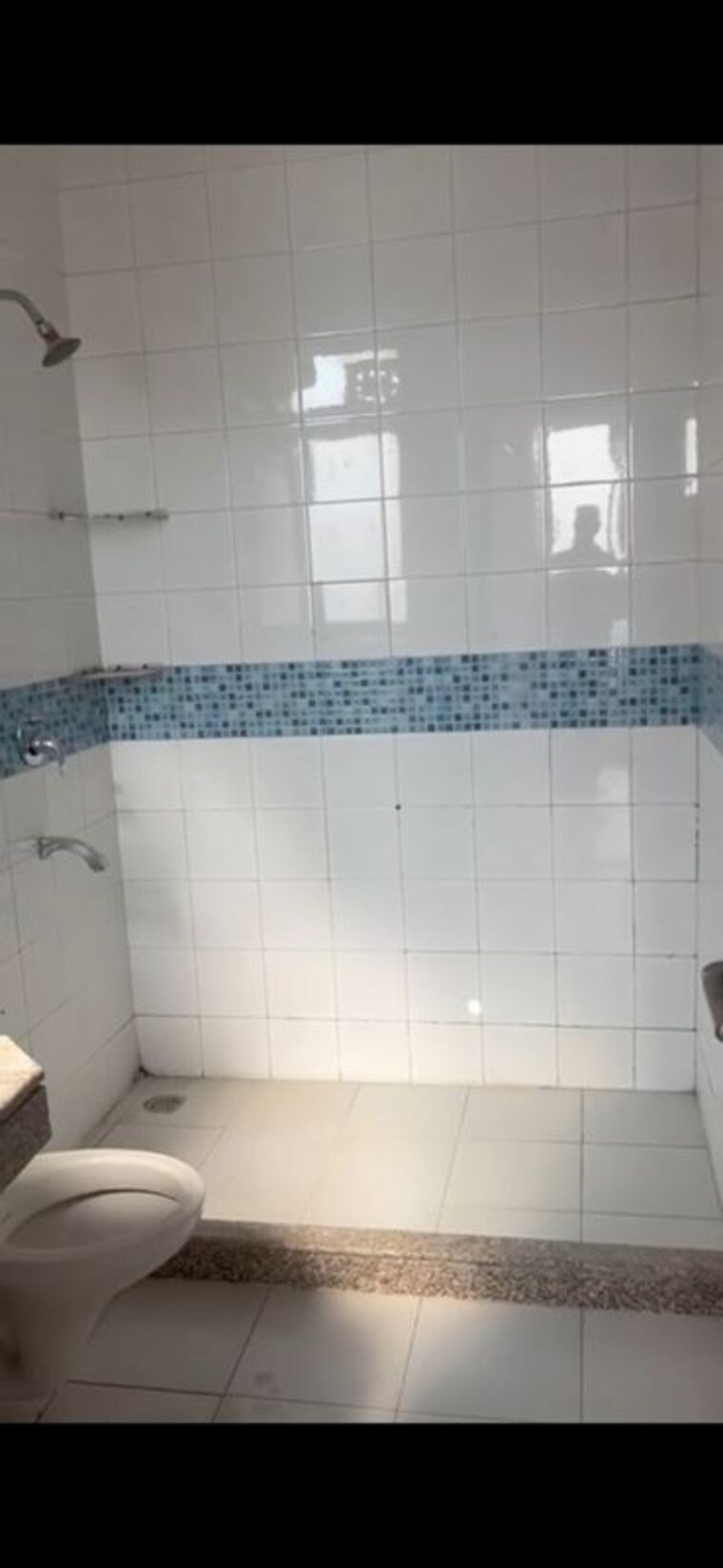 Bathroom, unitech-uniworld-gardens-2 3 Bedroom 1355 Sq.Ft. Apartment In Sector 47 Gurgaon 9812137