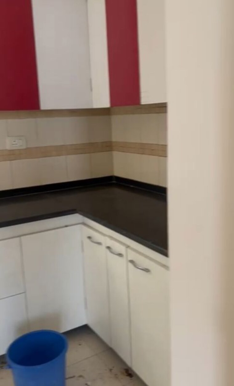 Kitchen, unitech-uniworld-gardens-2 3 Bedroom 1355 Sq.Ft. Apartment In Sector 47 Gurgaon 9812137