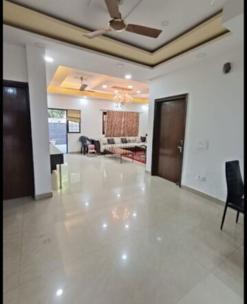 Living Room in 4 BHK Builder Floor at Sector 15 – for Rent