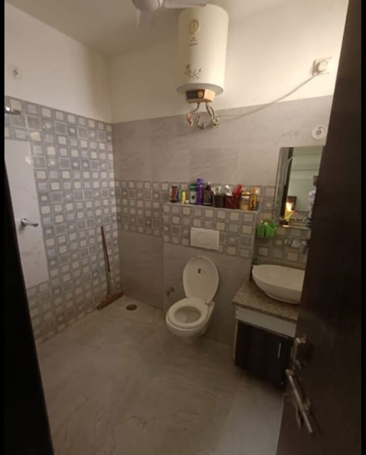 Bathroom, sector 15 4 Bedroom 2700 Sq.Ft. Builder Floor In Sector 15 Gurgaon 9812154