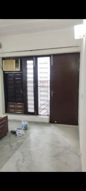 Room in 3 BHK Apartment at Kohli One Malibu Town, Sector 47 – for Rent