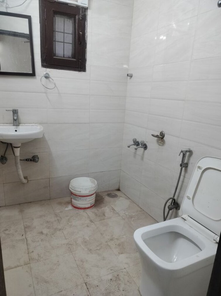 Bathroom, vasant kunj 2 Bedroom 1250 Sq.Ft. Apartment In Vasant Kunj Delhi 9812177
