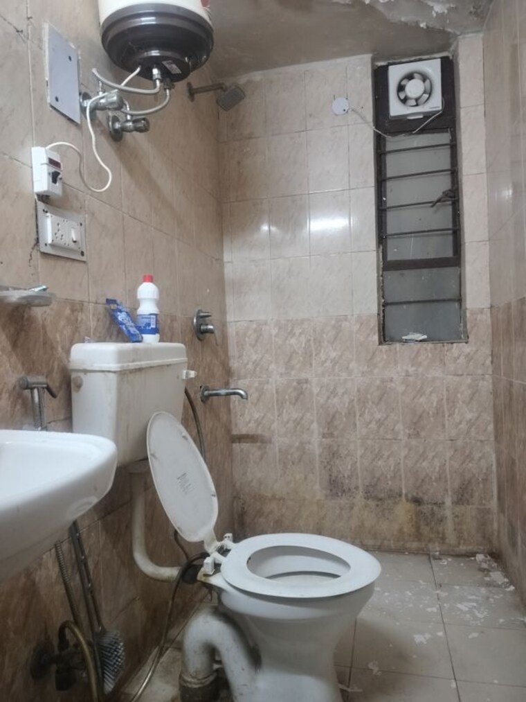 Bathroom, vasant kunj 2 Bedroom 1250 Sq.Ft. Apartment In Vasant Kunj Delhi 9812177