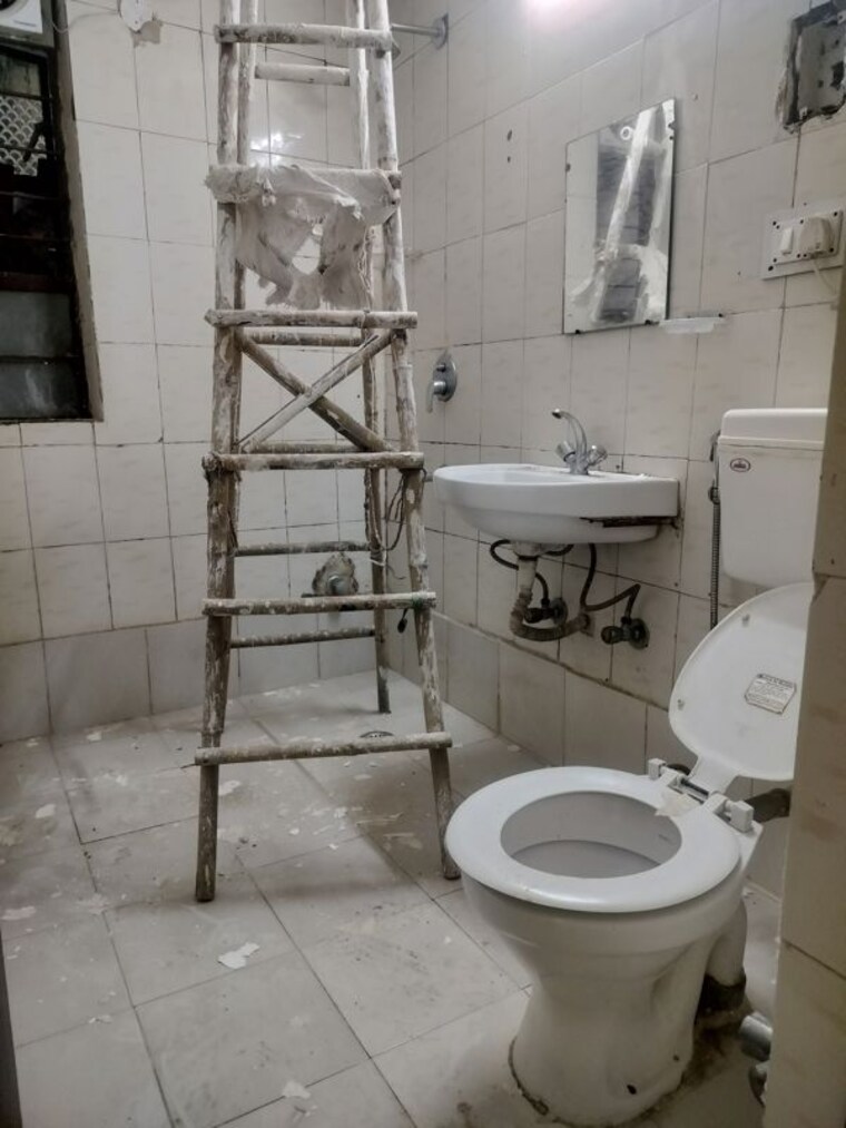 Bathroom, vasant kunj 2 Bedroom 1250 Sq.Ft. Apartment In Vasant Kunj Delhi 9812177