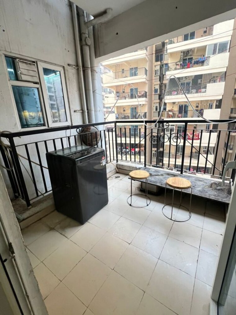 Balcony, gaur-city-2 1 Bedroom 530 Sq.Ft. Apartment In Gaur City 2 Greater Noida 9812205