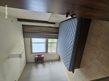 Room in 2 BHK Apartment at Hiranandani Castle Rock, Powai – for Rent