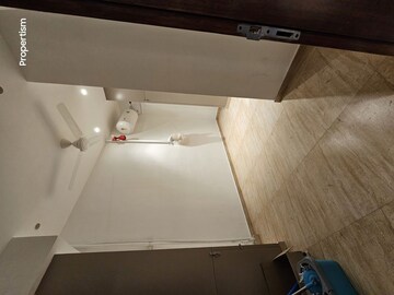 Furnished Amenities in 2 BHK Apartment at Hiranandani Castle Rock, Powai – for Rent