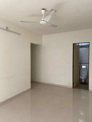 Room in 2 BHK Apartment at Godrej Central, Chembur – for Rent