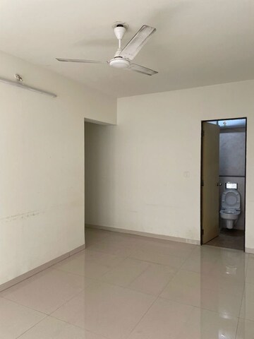 Room in 2 BHK Apartment at Godrej Central, Chembur – for Rent