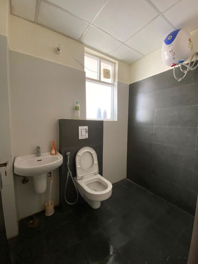 Bathroom, altura-apartments 2 Bedroom 1350 Sq.Ft. Apartment In Ghazipur Zirakpur 9812238