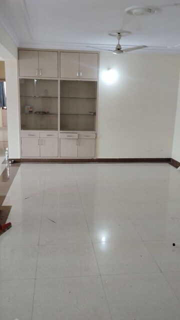Room in 3 BHK Apartment at Doranda – for Rent